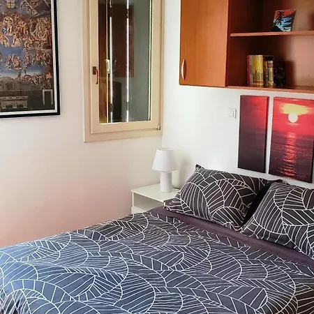 Zee Apartment *